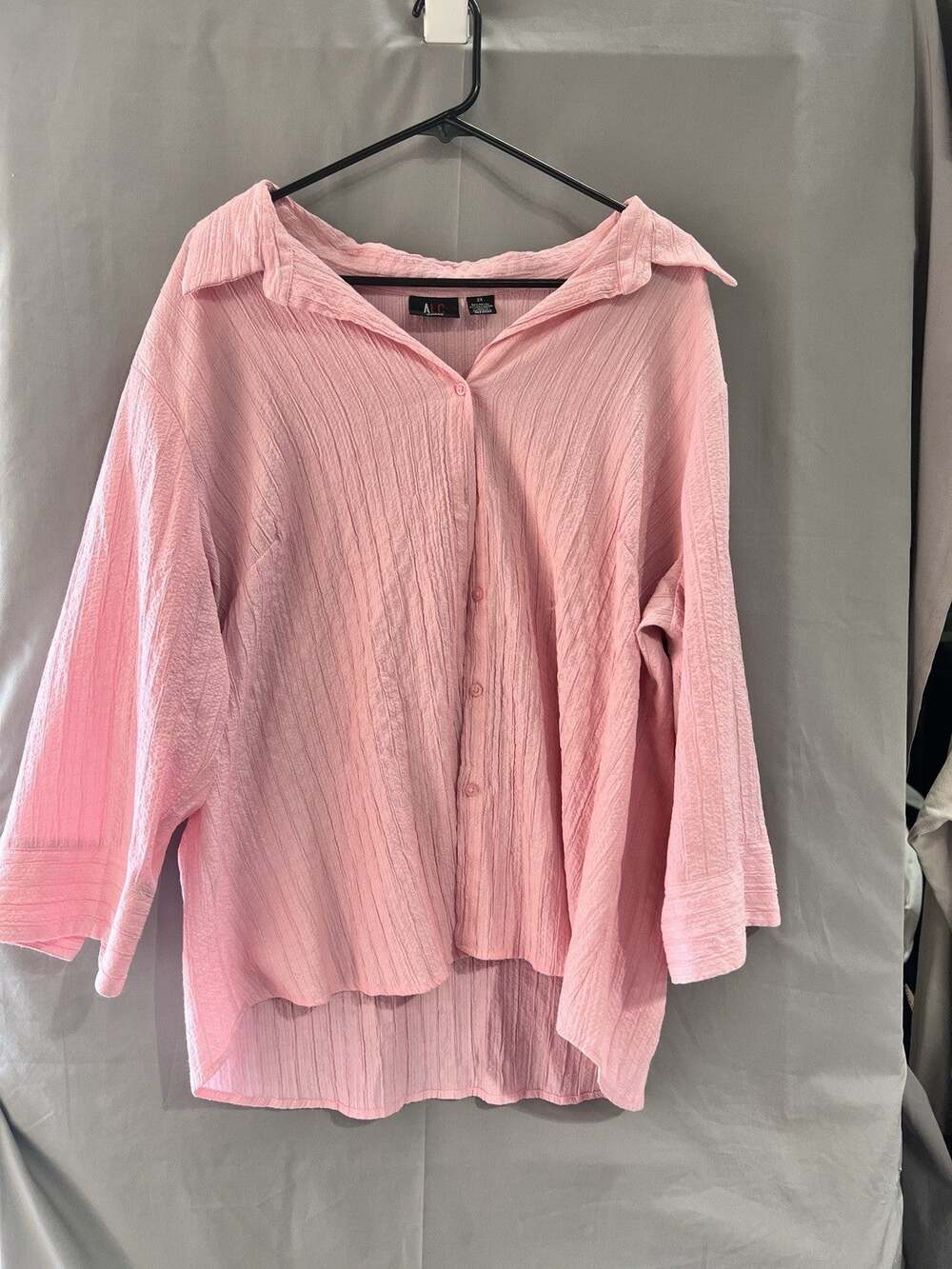 pink textured button-down blouse from the brand A.L.C. Size 2X TG2223